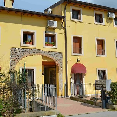 Casa Vacanze Raggio Di Sole Apartment Valeggio sul Mincio Bagian luar foto